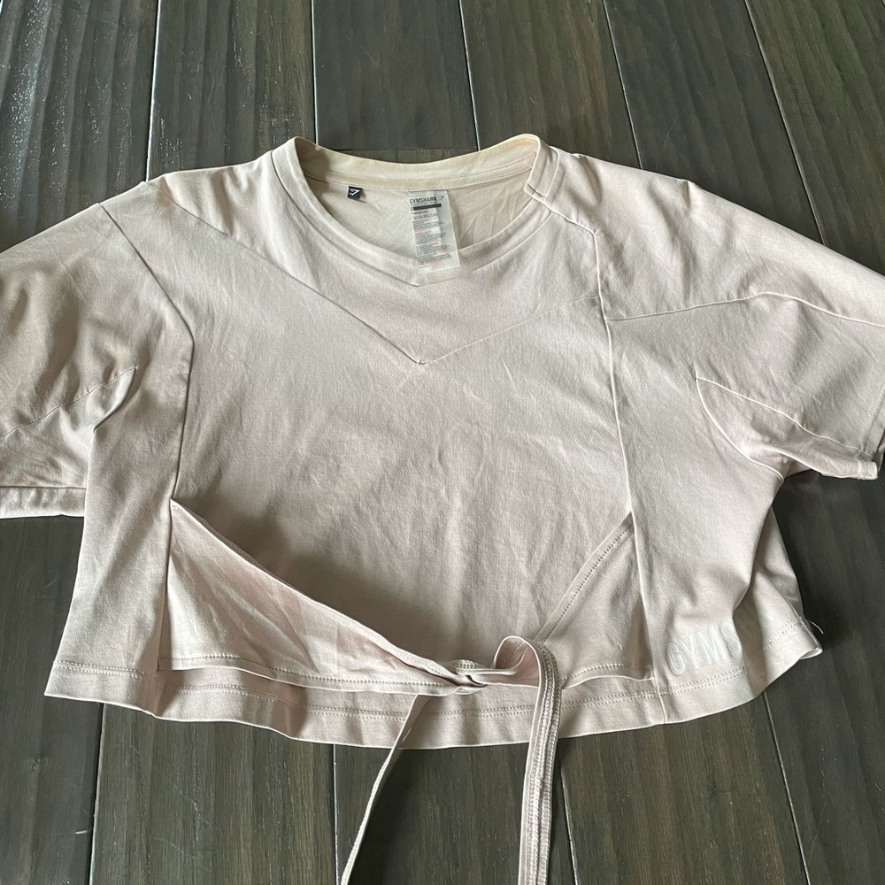 GYMSHARK cropped t-shirt